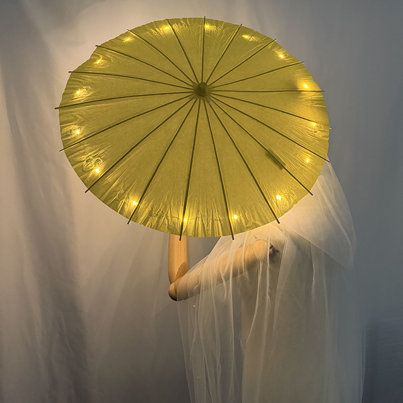 `Glowing LED Oil Paper Umbrell - Lighting Decor Photos recension och pris